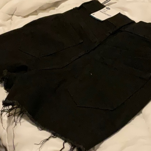 Black Old Navy booty shorts with slim pockets - Picture 6 of 6